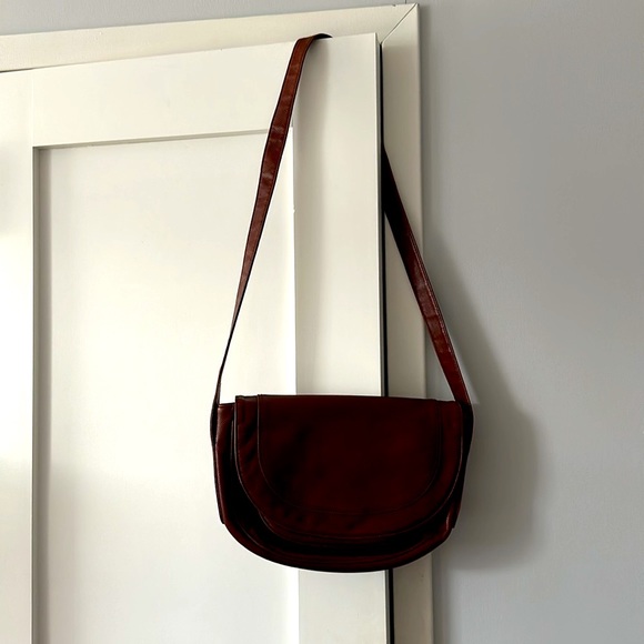 Vintage Bottega Veneta burgundy crossbody bag - Picture 2 of 7
